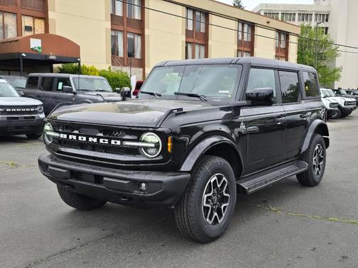 Shadow Black 2026 Ford Bronco Outer Banks