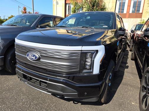 2025 Ford F-150 Lightning LARIAT