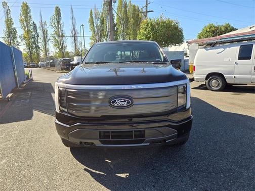 2025 Ford F-150 Lightning LARIAT
