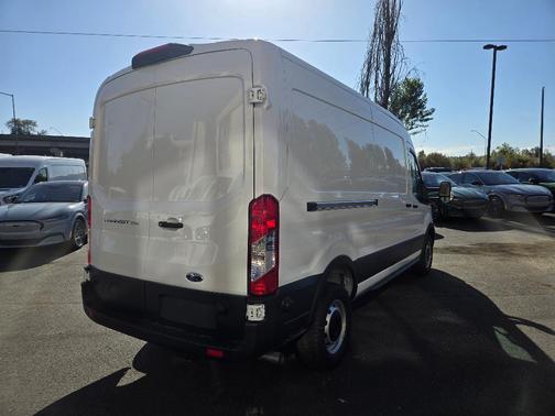 2025 Ford Transit-250 148 WB Medium Roof Cargo