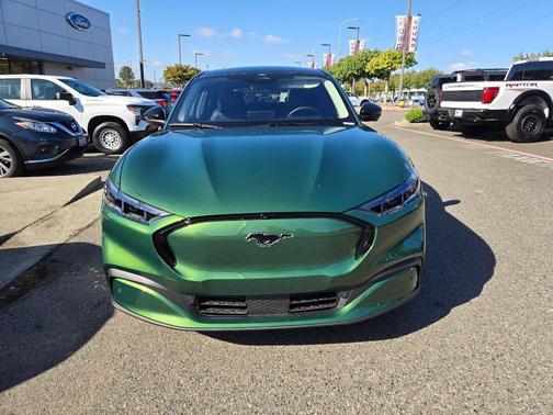 Eruption Green Metallic 2025 Ford Mustang Mach-E Premium