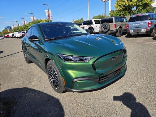 Eruption Green Metallic 2025 Ford Mustang Mach-E Premium
