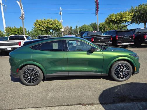 Eruption Green Metallic 2025 Ford Mustang Mach-E Premium