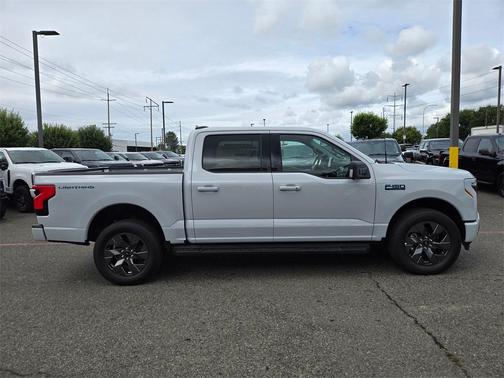2025 Ford F-150 Lightning Flash