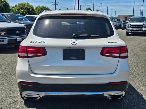 2017 Mercedes-Benz GLC 300 Base 4MATIC