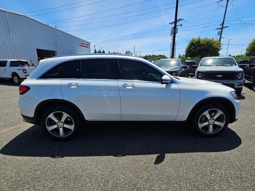 2017 Mercedes-Benz GLC 300 Base 4MATIC