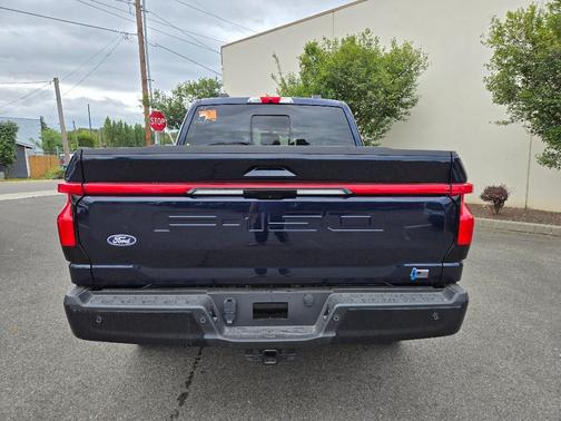 2025 Ford F-150 Lightning Platinum