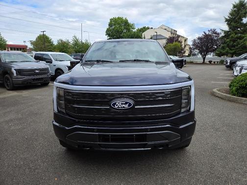 2025 Ford F-150 Lightning Platinum