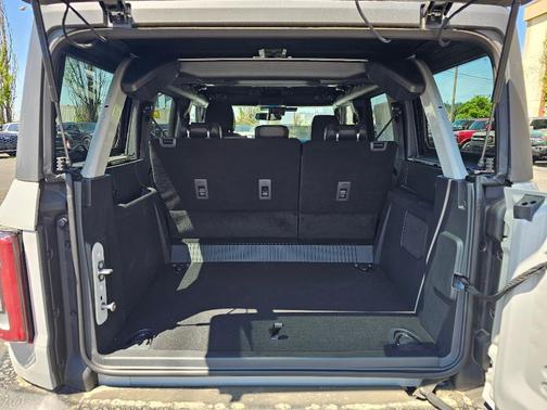 Avalanche Gray 2026 Ford Bronco Outer Banks