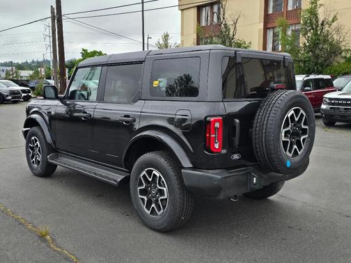 Shadow Black 2026 Ford Bronco Outer Banks