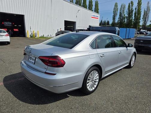 2017 Volkswagen Passat 1.8T SE