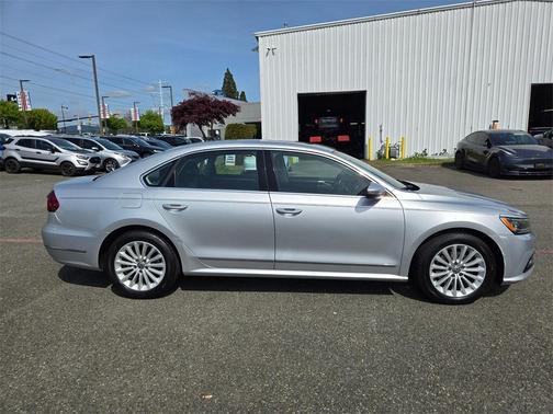 2017 Volkswagen Passat 1.8T SE