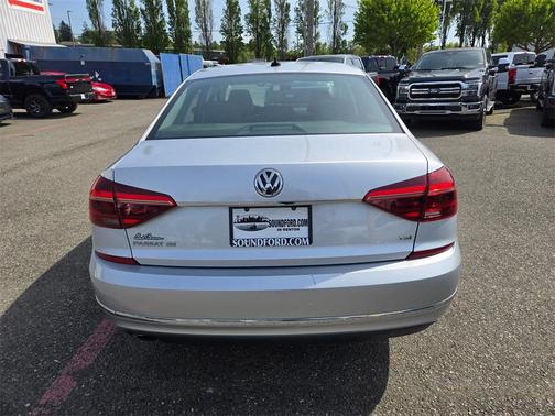 2017 Volkswagen Passat 1.8T SE