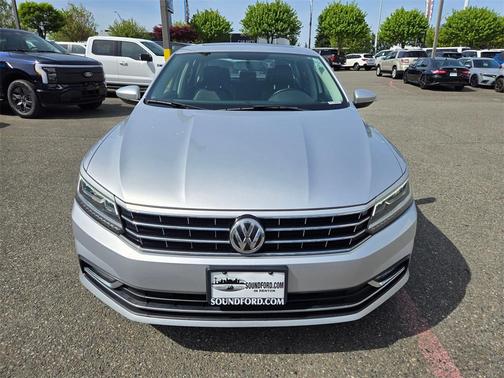 2017 Volkswagen Passat 1.8T SE