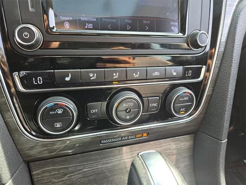 2017 Volkswagen Passat 1.8T SE
