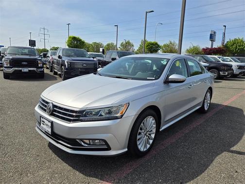 2017 Volkswagen Passat 1.8T SE