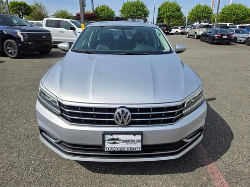 2017 Volkswagen Passat 1.8T SE