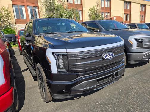 2025 Ford F-150 Lightning Platinum