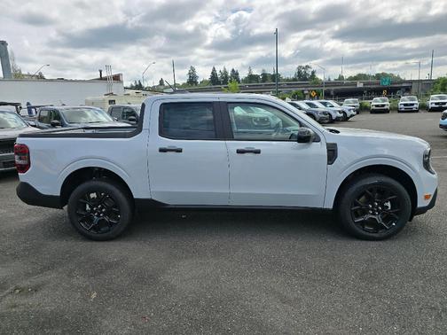 Space White Metallic 2025 Ford Maverick XLT