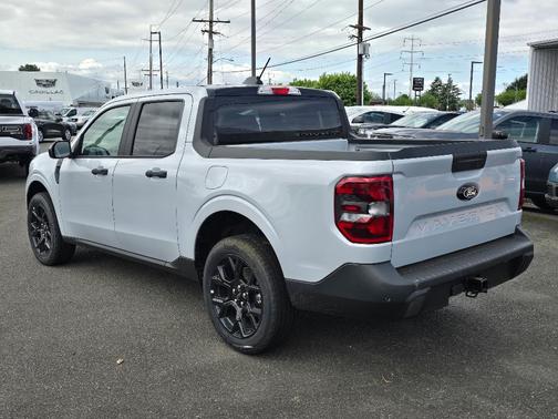 Space White Metallic 2025 Ford Maverick XLT