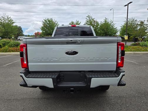 2025 Ford F-350 Lariat Super Duty