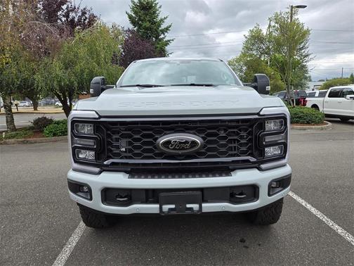 2025 Ford F-350 Lariat Super Duty