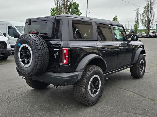 Shadow Black 2026 Ford Bronco Badlands