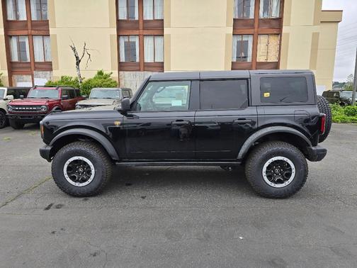 Shadow Black 2026 Ford Bronco Badlands