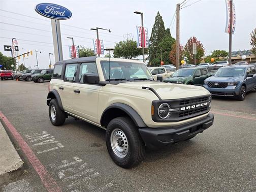 2025 Ford Bronco Base