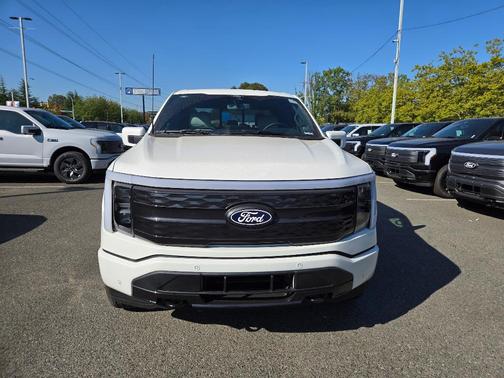 Star White 2025 Ford F-150 Lightning Platinum