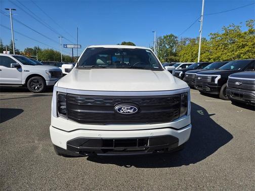 2025 Ford F-150 Lightning Platinum