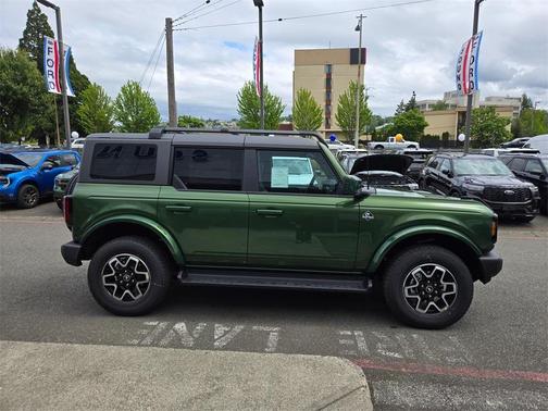 2025 Ford Bronco Outer Banks