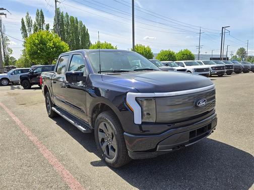 2025 Ford F-150 Lightning LARIAT
