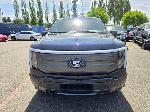 2025 Ford F-150 Lightning LARIAT