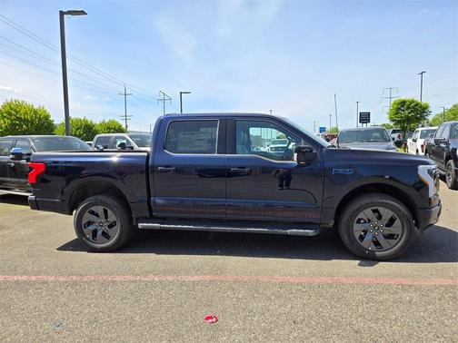 2025 Ford F-150 Lightning LARIAT