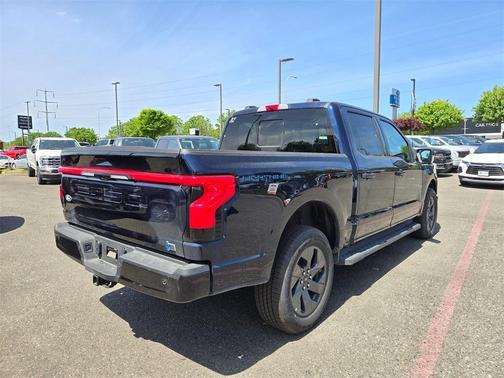 2025 Ford F-150 Lightning LARIAT