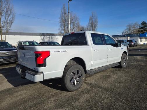 2025 Ford F-150 Lightning Flash