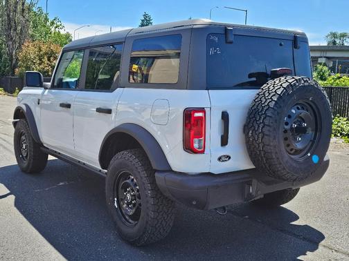 Oxford White 2026 Ford Bronco Big Bend