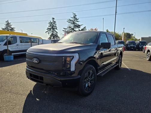 2025 Ford F-150 Lightning Flash
