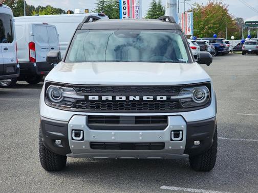 Oxford White 2026 Ford Bronco Sport Badlands