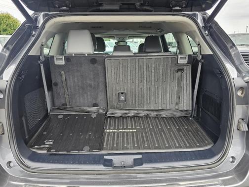 Magnetic Gray Metallic 2023 Toyota Highlander Limited