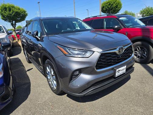 Magnetic Gray Metallic 2023 Toyota Highlander Limited