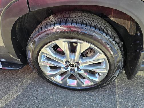 Magnetic Gray Metallic 2023 Toyota Highlander Limited