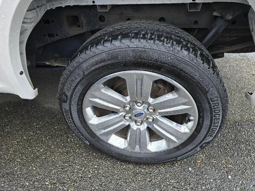 White Platinum Tri-Coat Metallic 2019 Ford F-150 Lariat