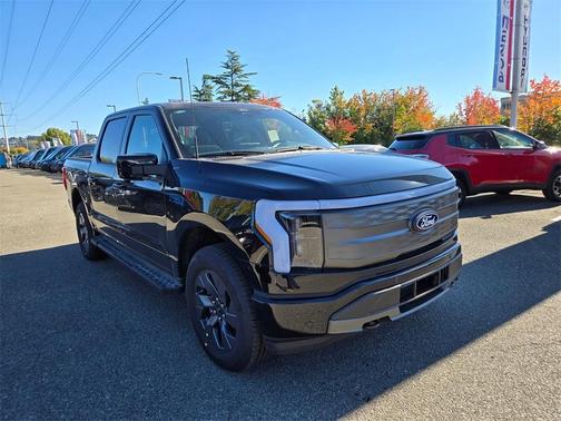 2025 Ford F-150 Lightning LARIAT