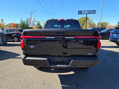 2025 Ford F-150 Lightning LARIAT