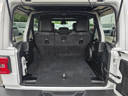 Bright White Clearcoat 2023 Jeep Wrangler Sahara