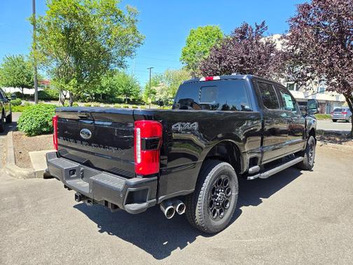 2025 Ford F-350 Lariat Super Duty