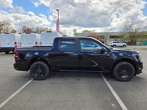 2025 Ford Maverick Lobo Standard