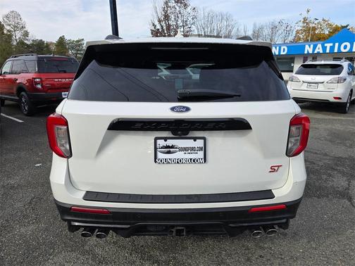 2022 Ford Explorer ST